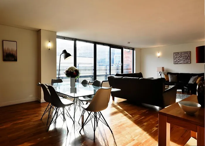 Farringdon Laceby Apartments